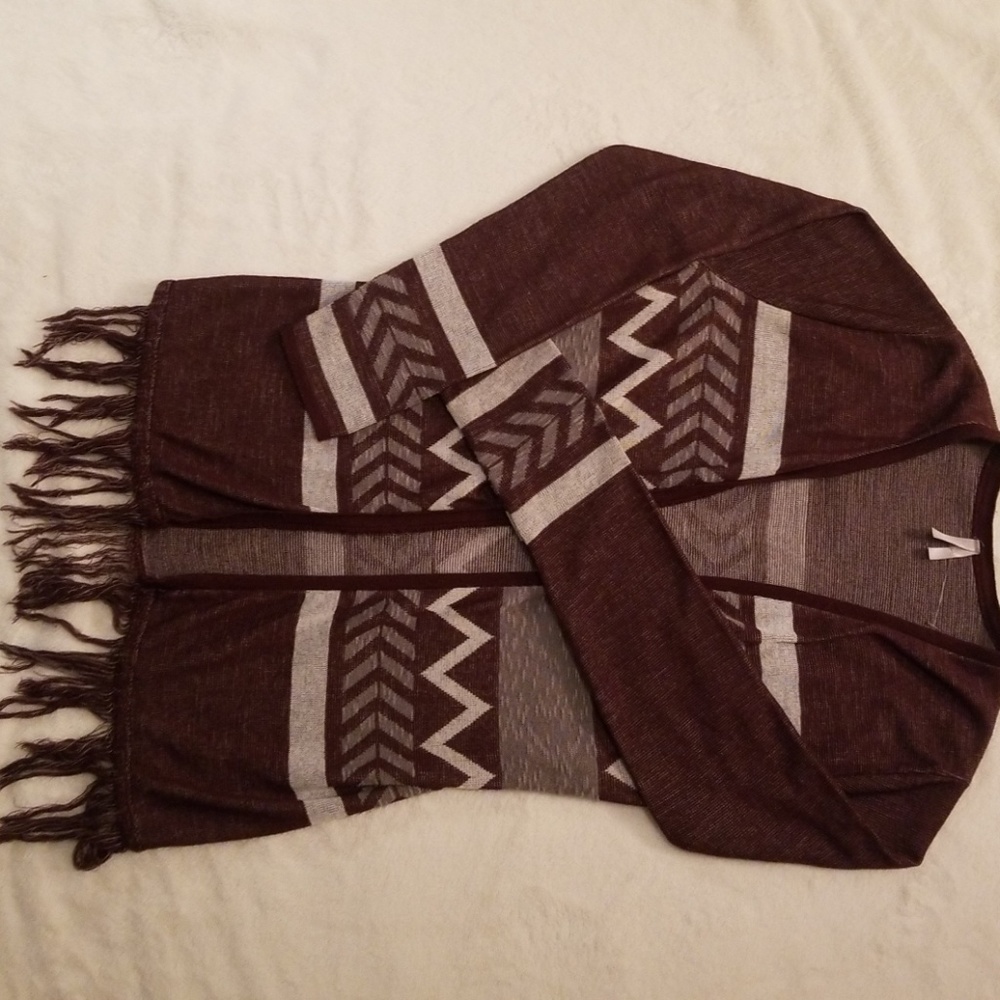 Tasseled marroon cardigan